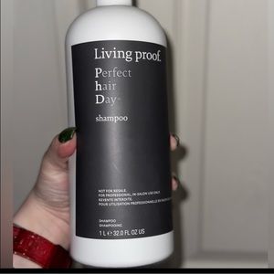 Living Proof 1 liter shampoo